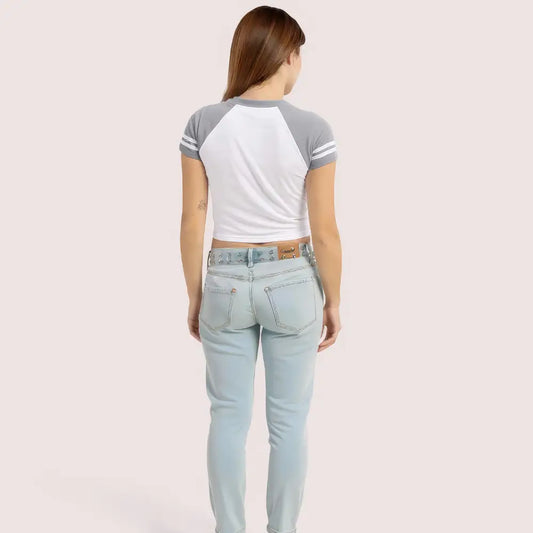 Women’s Brooklyn ’76 Graphic Crop Top – Sporty V-Neck Tee